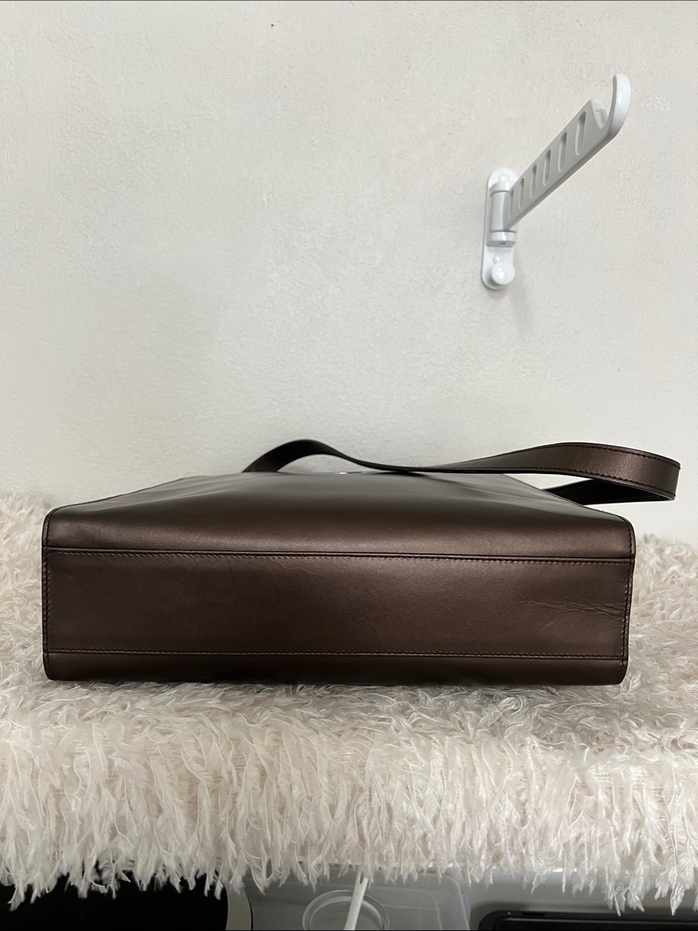 Gucci Bronze Leather Structured Tote with Top Handle and Crossbody Strap - Picture 5 of 15